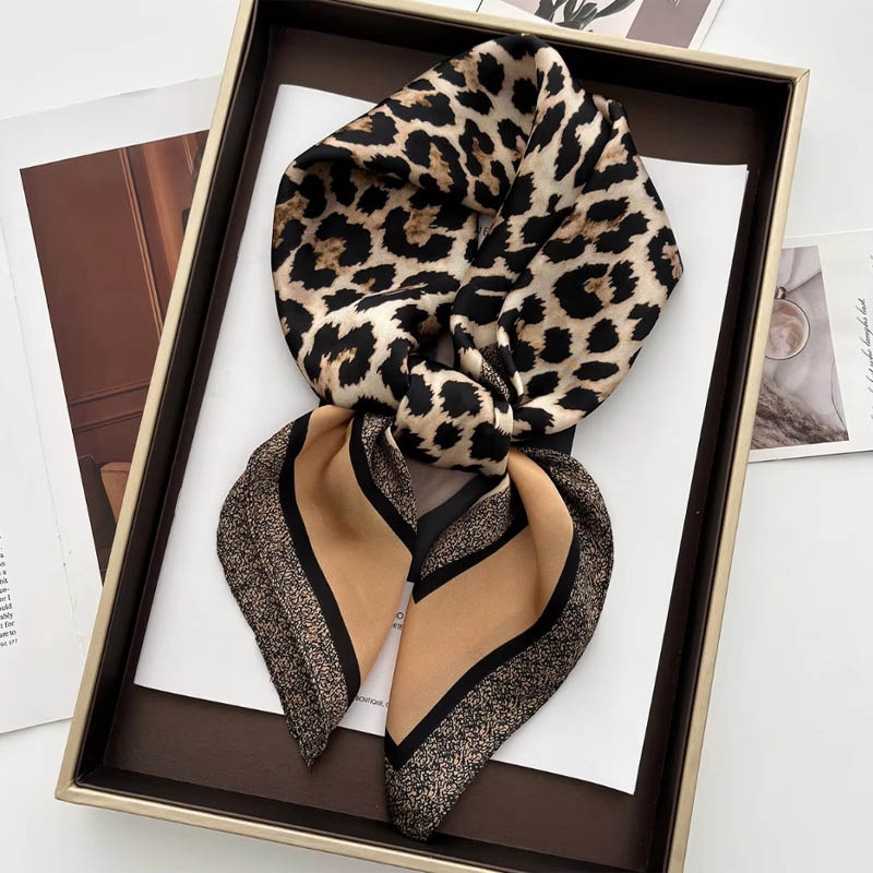 Luxus Leopard Print Weibliche  – Ascot Neck Scarf Bewertung und Preis