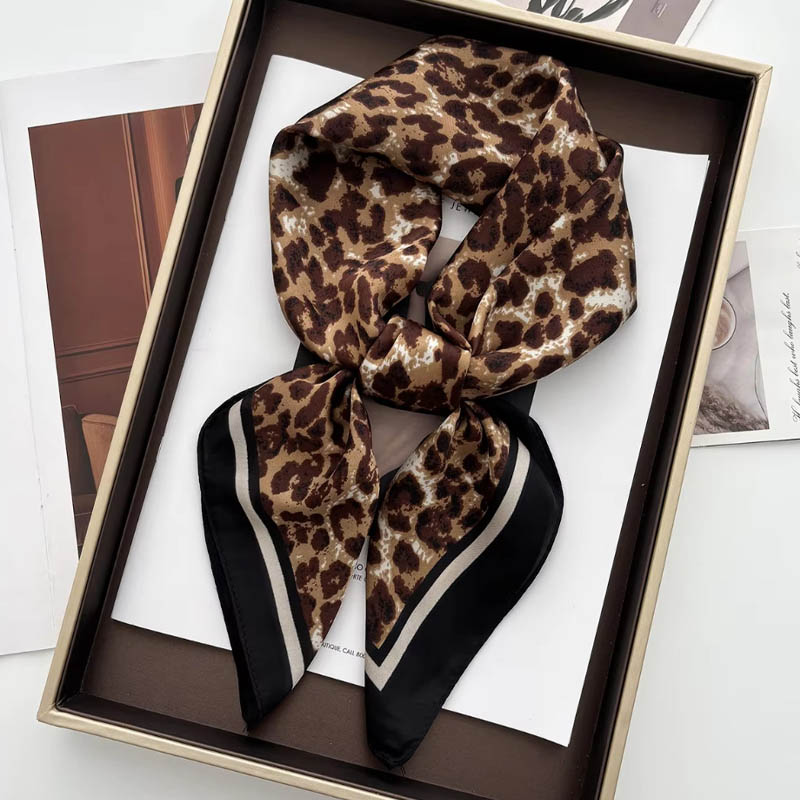 Luxus Leopard Print Weibliche  – Ascot Neck Scarf Bewertung und Preis