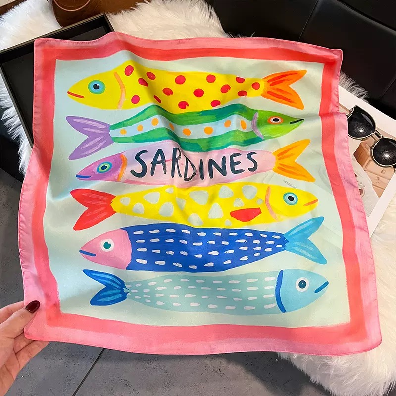 Modische Fischmuster Quadratis – Silk Neck Scarf Bewertung und Preis